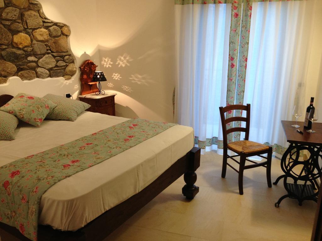 Crotto Regina Otel Gravedona Oda fotoğraf