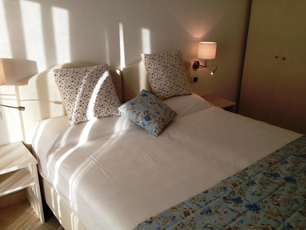 Crotto Regina Otel Gravedona Oda fotoğraf